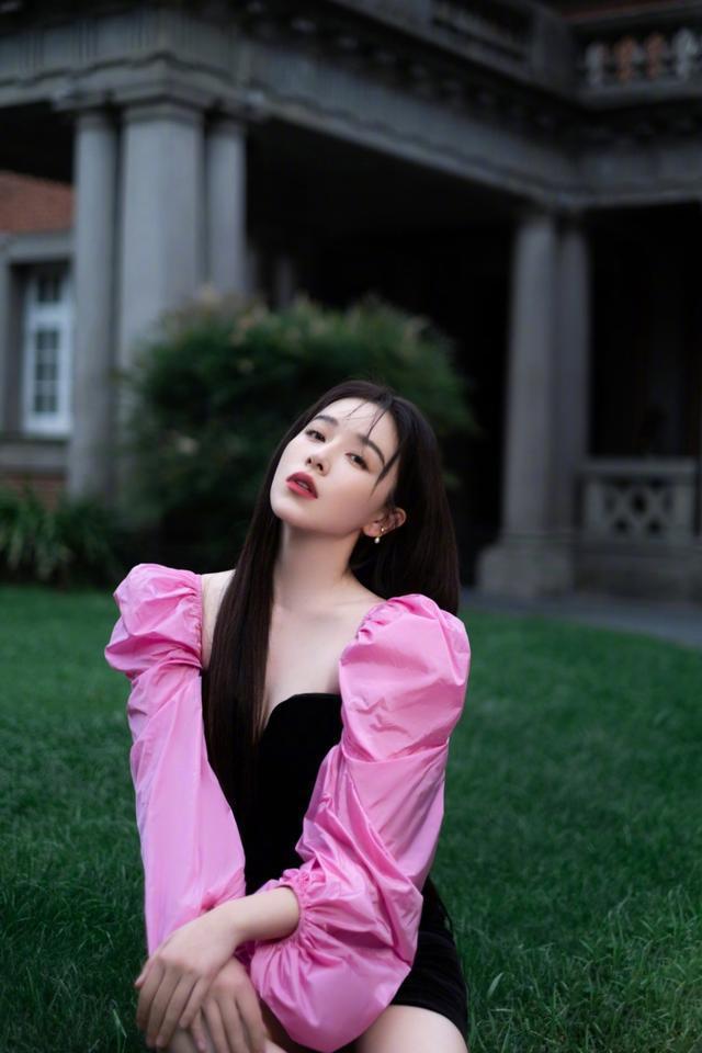 阚清子：影视界的璀璨明星(图1)