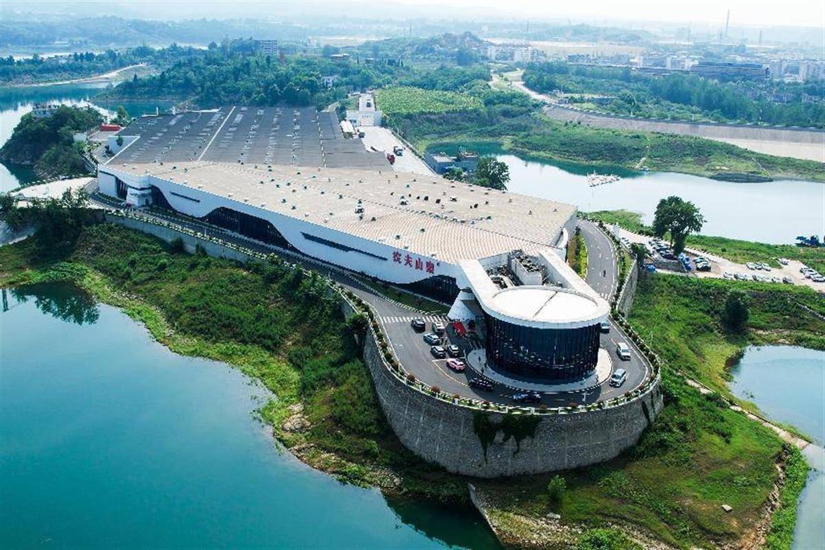 农夫山泉与丹江口水库携手十年，共同促进了生态与经济的和谐发展(图2)