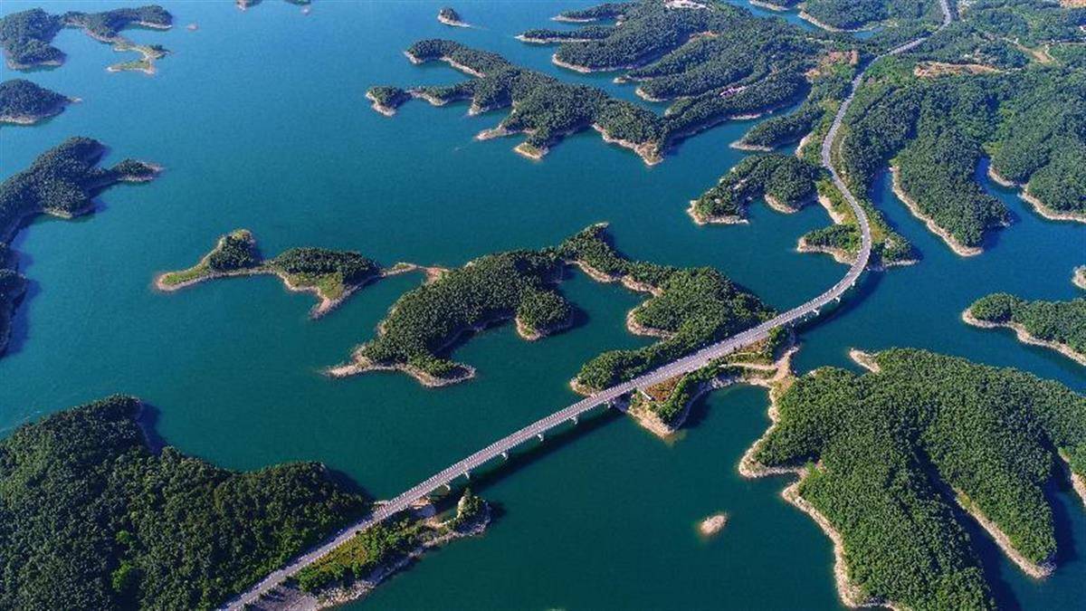 农夫山泉与丹江口水库携手十年，共同促进了生态与经济的和谐发展(图4)