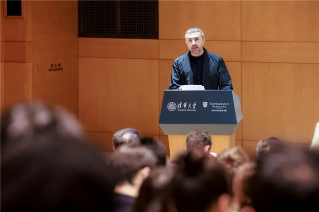 清华大学迎来微软AI专家苏莱曼演讲：强调AI应聚焦于应对最紧迫的社会难题(图3)