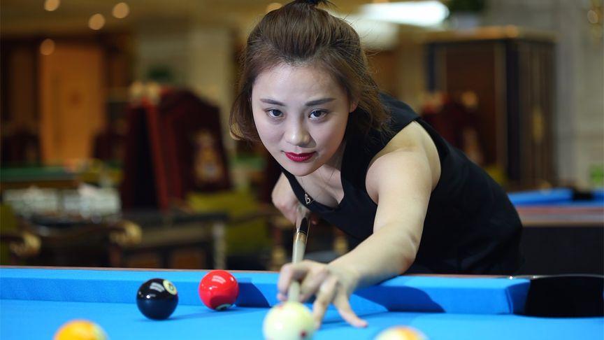 刘莎莎:台球界的少女传奇(图2) 刘莎莎:台球界的少女传奇(图2)