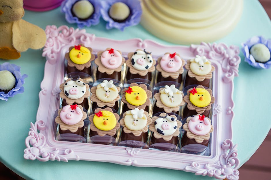 解析生肖谜题：蛇猪鸡特指，十年寓意何在？(图1)