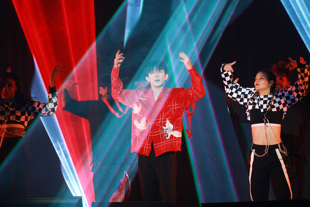 易烊千玺声动成都：用声音为世运会点燃城市激情(图1)