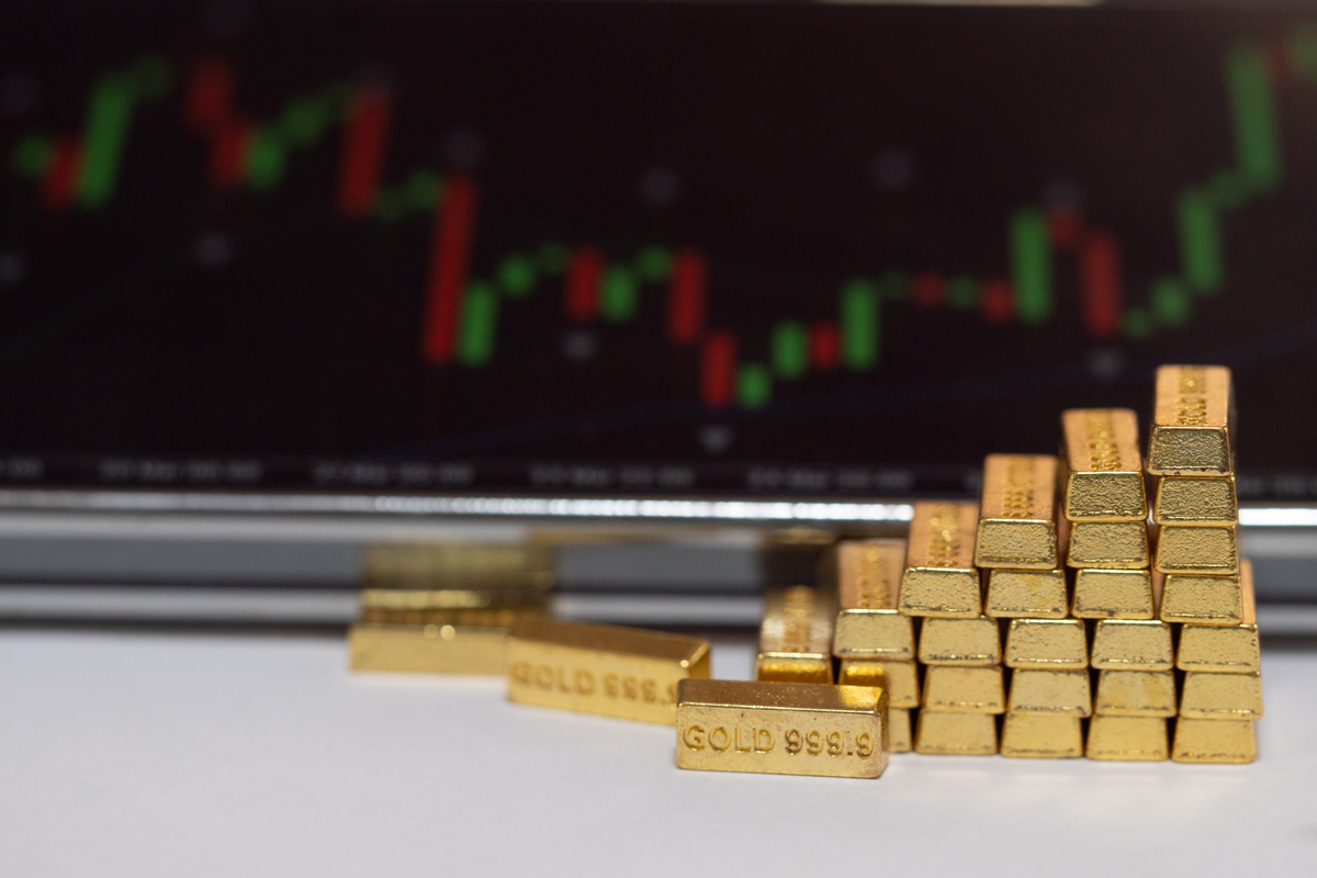 金饰克价跌破千元大关:市场波动中的消费新机遇 (图1) 金饰克价跌破千元大关:市场波动中的消费新机遇 (图1)