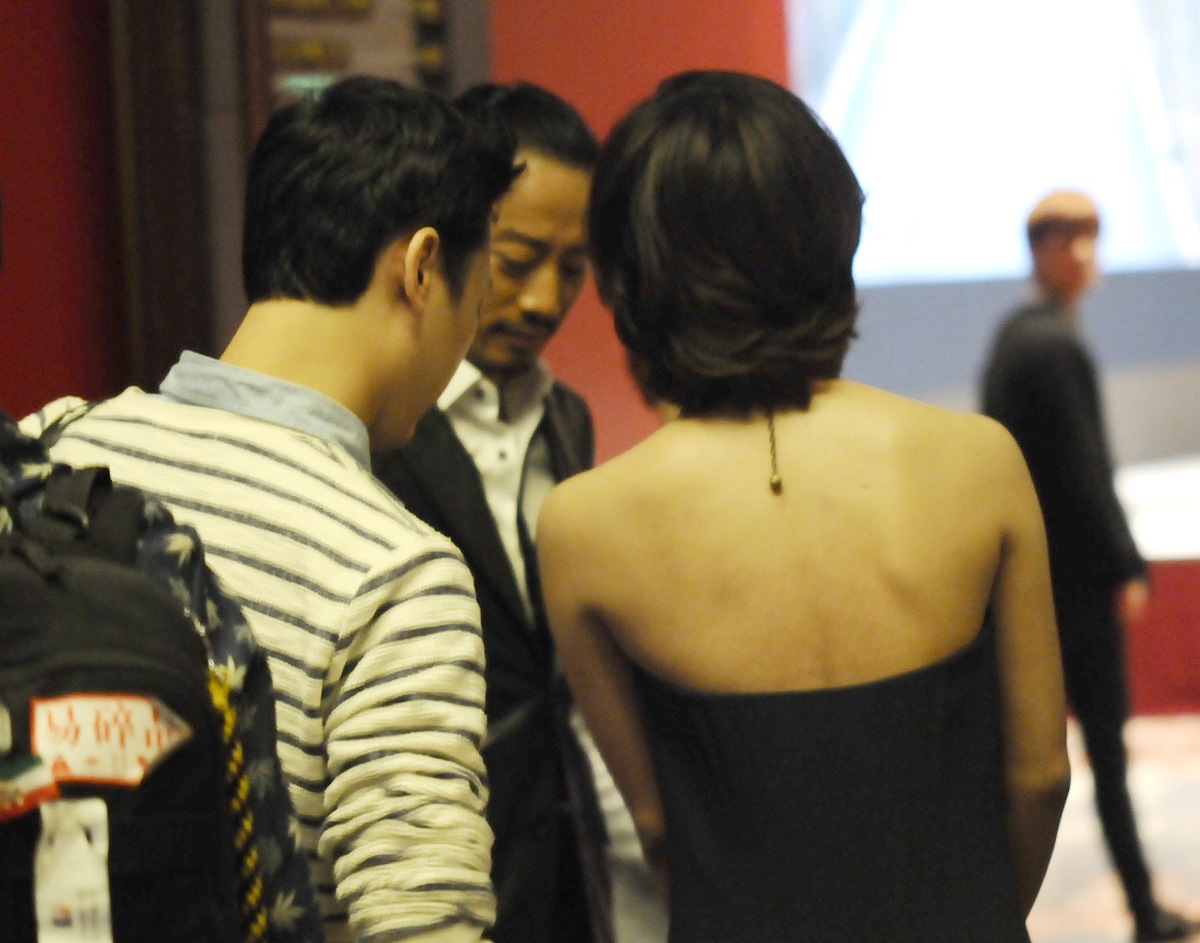 惯犯再现？求婚王珞丹男子被曝曾多次骚扰女星 业内呼吁严惩私生(图1)