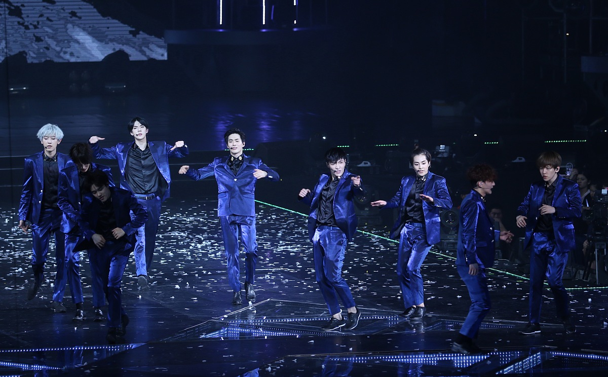 EXO刀群舞引爆1.6亿回忆杀：12年后的《狼与美女》为何仍是青春止痛药？(图1)