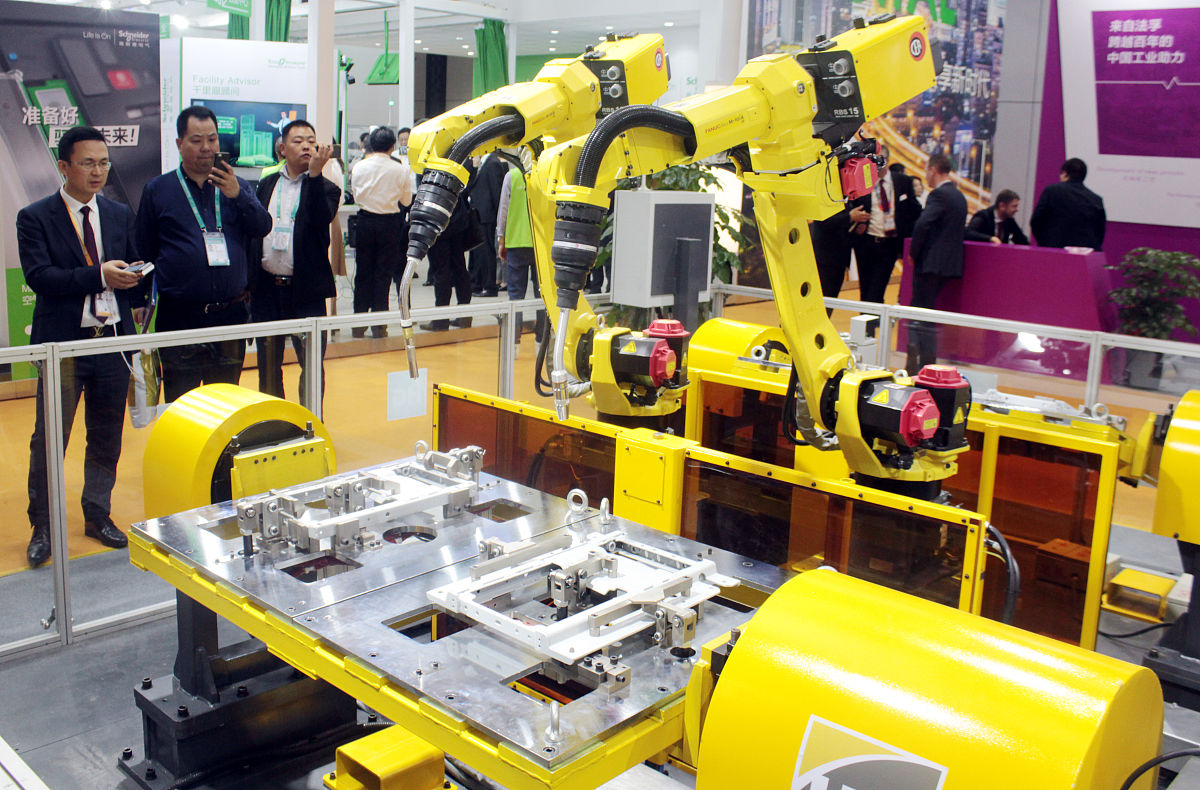 中国智造双引擎：工业机器人与太阳能电池的产业竞速(图1)