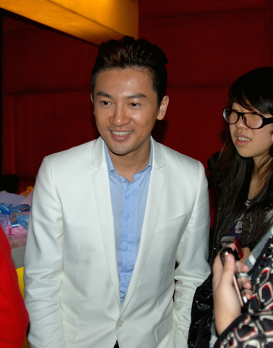 苏有朋"卖艺不卖身"风波:明星与粉丝的权益边界在哪里?(图2) 苏有朋"卖艺不卖身"风波:明星与粉丝的权益边界在哪里?(图2)