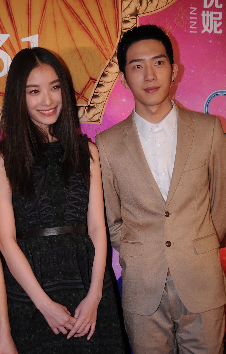 马龙坐倪妮井柏然中间：分手7年后明星的最高级体面(图2)