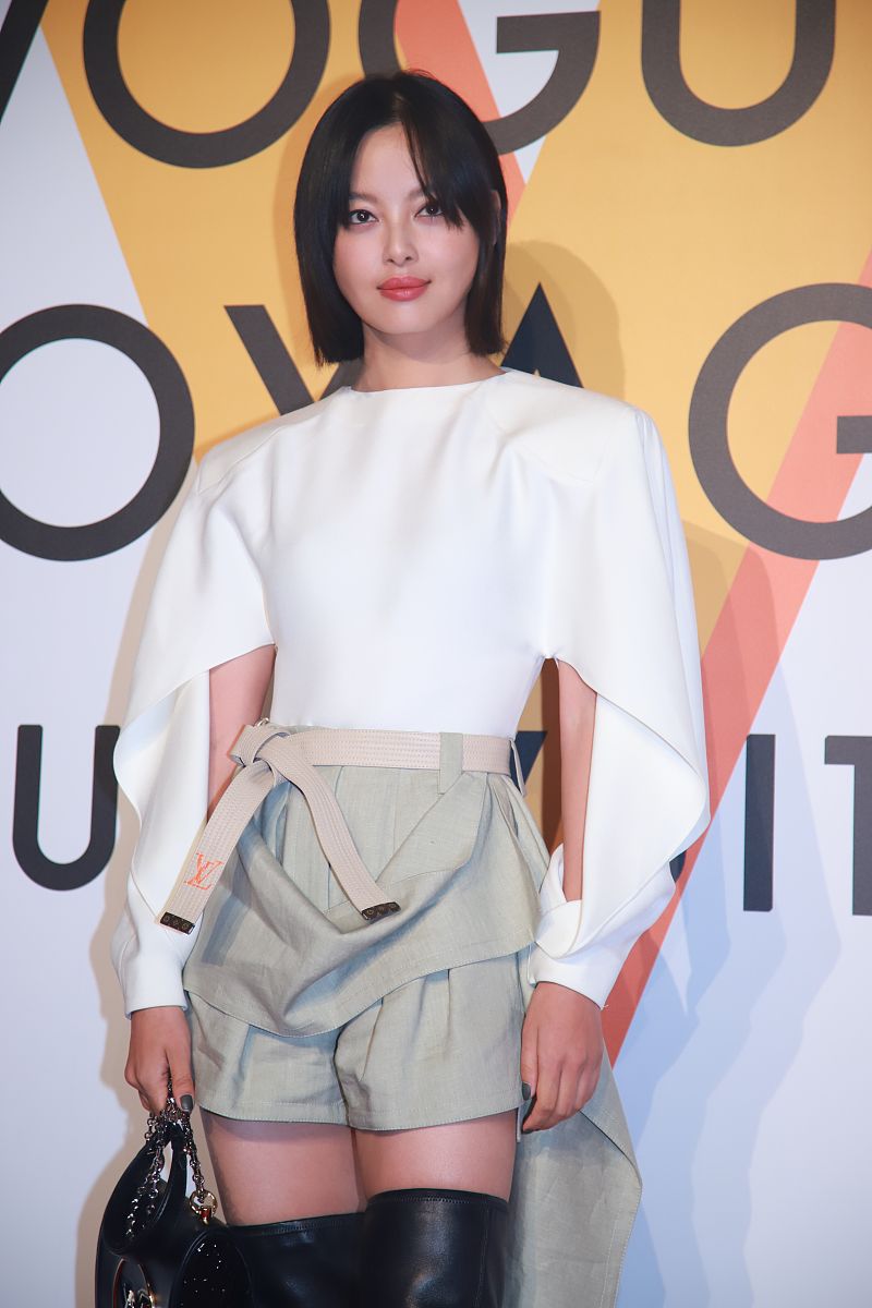 辛芷蕾封后背后：香奈儿押宝引热议(图2)