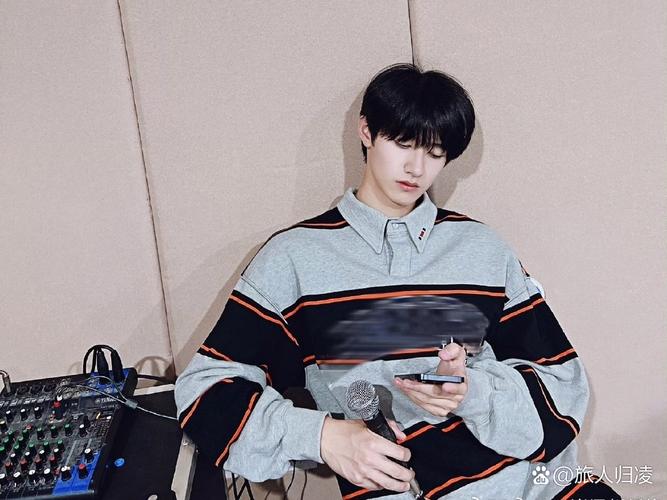 养成系偶像朱志鑫：从青涩练习生到全能艺人的蜕变之路(图1)