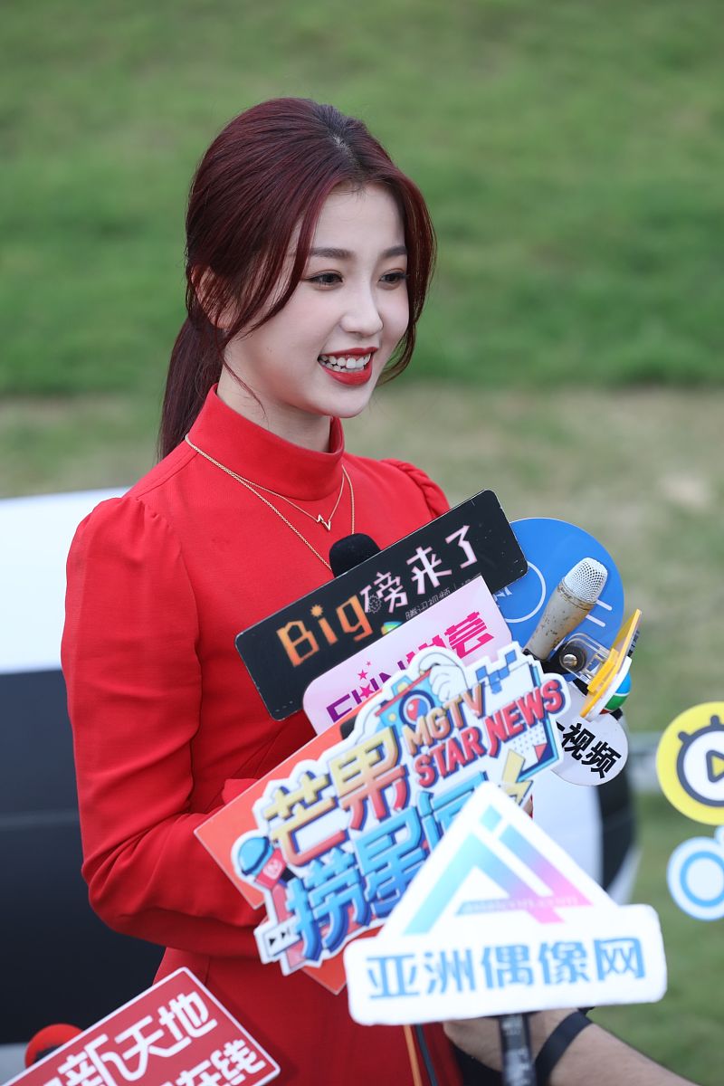 虞书欣掉粉92万背后:人设崩塌还是真情可贵?(图2) 虞书欣掉粉92万背后:人设崩塌还是真情可贵?(图2)