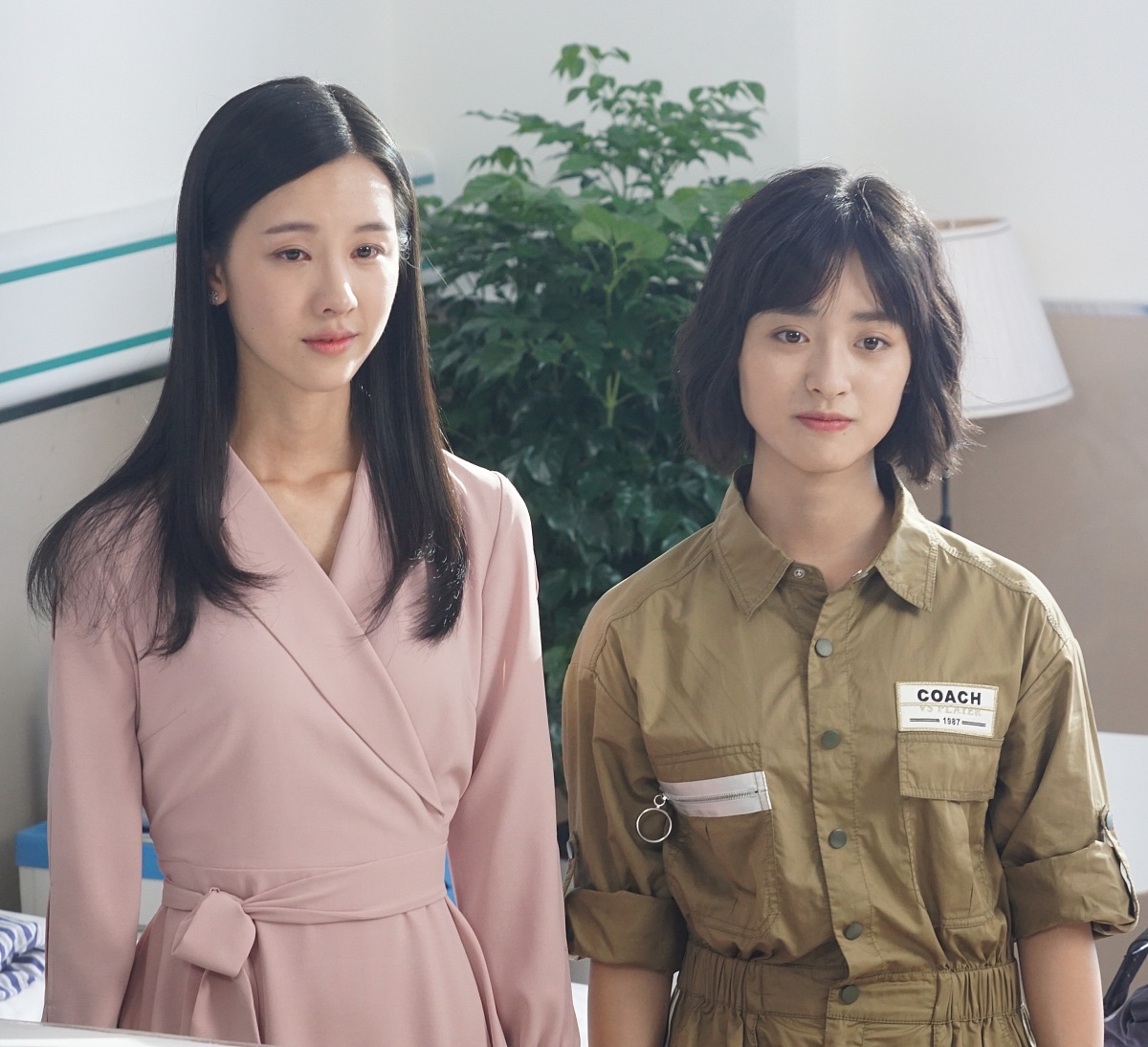 从沈月到陈都灵：木头美人的演技困局与破局之道(图1)