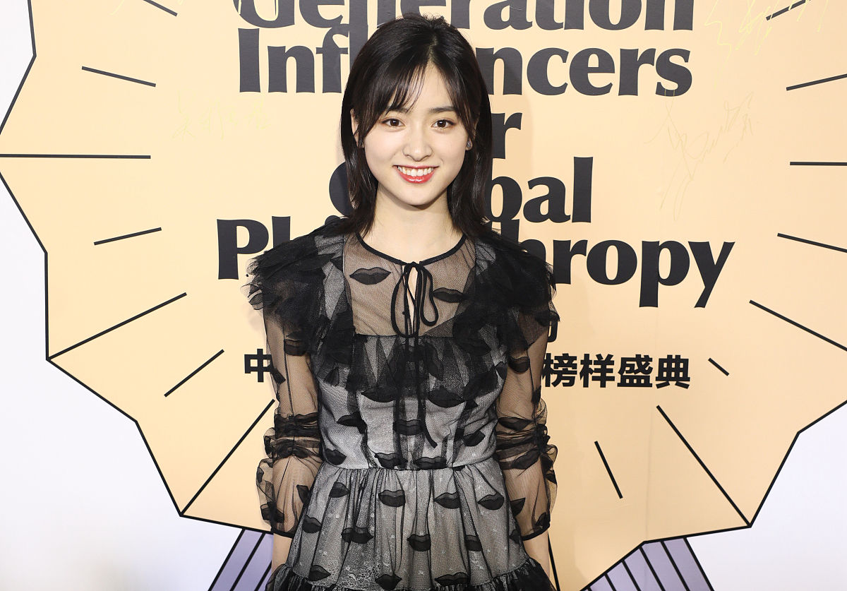 从沈月到陈都灵：木头美人的演技困局与破局之道(图2)