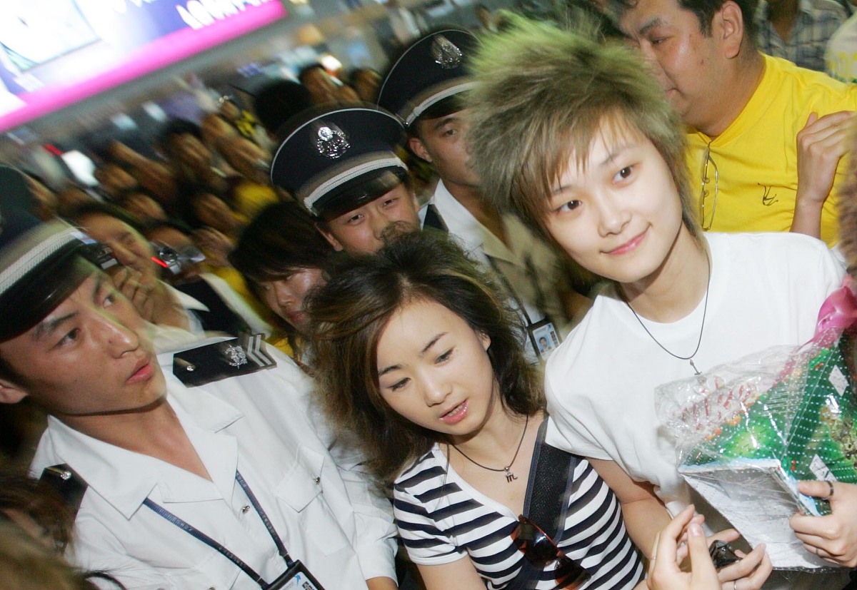 李宇春与玉米们19年的温暖暗号：顶流背后的情感密码(图2)