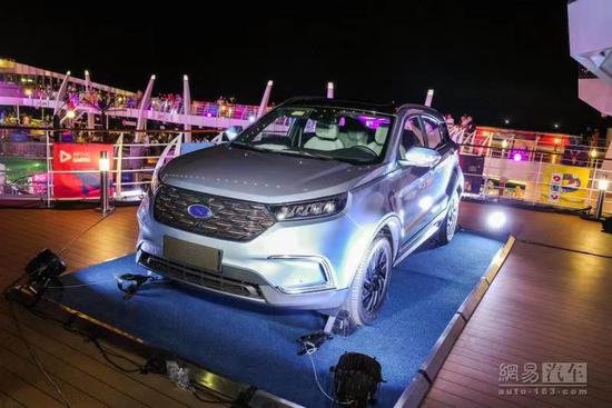 不限次代客充电 领界EV补贴后售18.28万起(图1) 不限次代客充电 领界EV补贴后售18.28万起(图1)